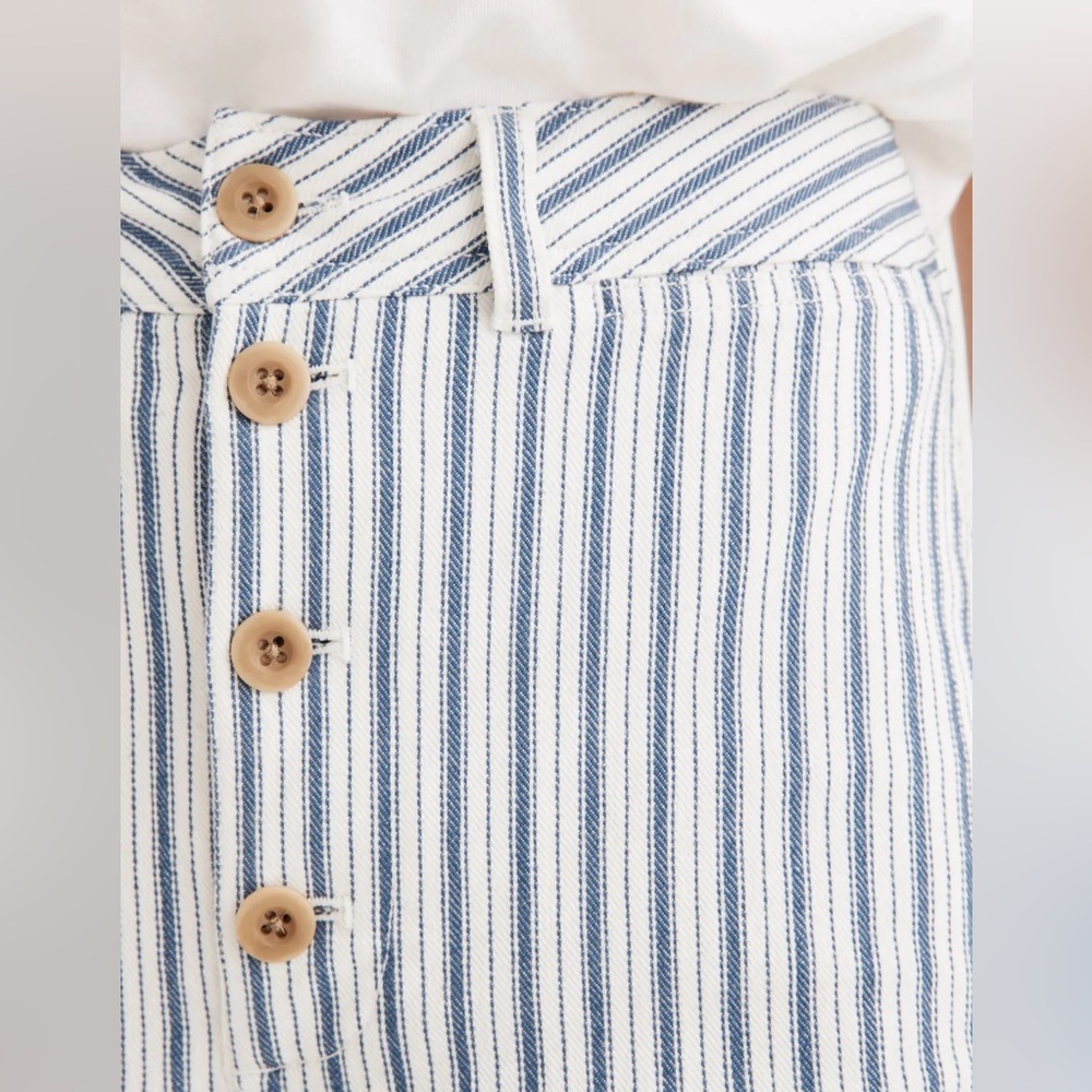 Madewell Emmett Wide-Leg Crop Pants in Stripe: Button-Front Edition in 26T - Picture 5 of 5